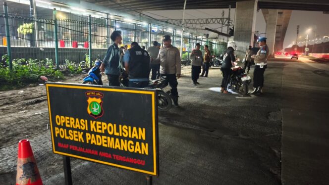 
					Polsek Pademangan Amankan Dua Wanita Pembawa Sabu Saat Patroli KRYD dan Razia Stasioner