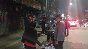 Polsek Pademangan Gelar Patroli KRYD dan Razia Stasioner, Amankan Dua Orang Pembawa Obat Keras dan Senjata Tajam