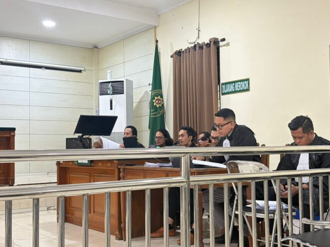
					Sidang Bank Jateng Syariah: Saksi Bantah Dugaan Aliran Dana Rp25 Juta, Kuasa Hukum Nilai Dakwaan Perlu Dicermati