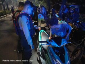 POLRES METRO JAKARTA UTARA GELAR PATROLI KRYD DAN RAZIA STASIONER, ANTISIPASI CURANMOR DAN GANGGUAN KAMTIBMAS