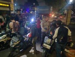 JAGA JAKARTA, JAGA LINGKUNGAN: KRYD POLSEK METRO PENJARINGAN AMANKAN EMPAT SEPEDA MOTOR TANPA DOKUMEN, ANTISIPASI TAWURAN DAN KEJAHATAN JALANAN