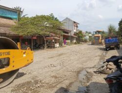Pembangunan Jalan Rabat Beton di Desa Seimambang Hilir II Resmi Dimulai, Warga Apresiasi CSR PT HSJ
