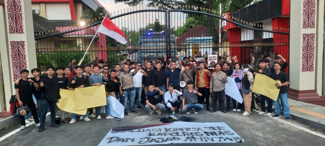 
					Kecewa terhadap Penegakan Hukum di Nias, Persatuan Pemuda Nias Desak Kapolda Sumut Evaluasi Menyeluruh Polres Nias
