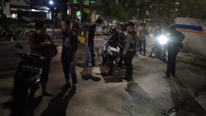 
					Polsek Metro Penjaringan Intensifkan KRYD, Lima Sepeda Motor Tanpa Surat Kendaraan Diamankan