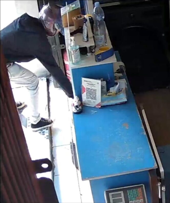 
					Gas Laundry Raib Terekam CCTV di Duren Sawit