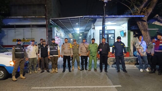 
					Cegah Tawuran dan Geng Motor, Polsek Koja Kerahkan 22 Personel dalam Patroli Malam di Wilayah Jakarta Utara