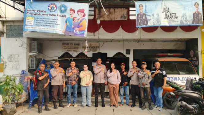 
					Kegiatan On The Spot Kapolsek Metro Penjaringan Perkuat Sinergi dengan Pengurus RW, Ajak Warga Aktif Cegah Tawuran dan Gangguan Kamtibmas