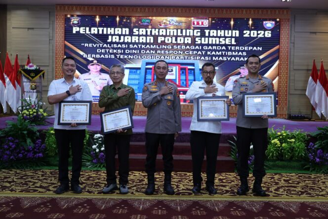 
					Buka Pelatihan Satkamling 2026, Kapolda Sumsel Tekankan Gotong Royong dan Pemanfaatan Teknologi
