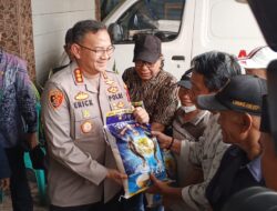 Perkuat Sinergi dan Kedekatan dengan Warga, Kapolres Bagikan Sembako hingga Sambangi TPA Al-Qur’an