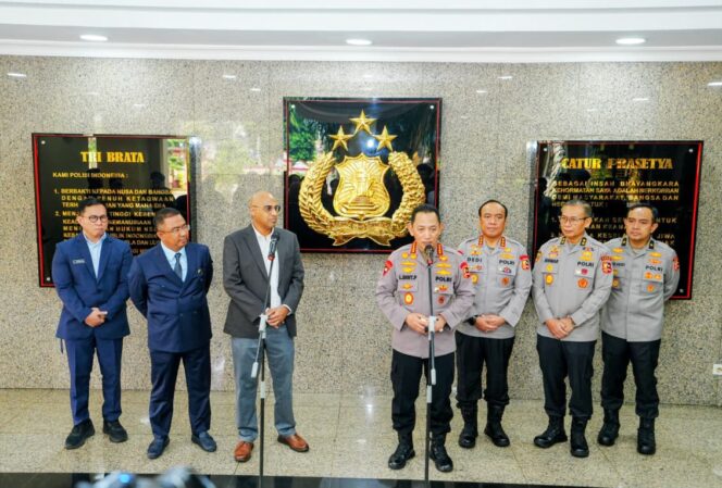 
					Terima Sertifikat IBDP SMA KTB, Kapolri: Cetak Generasi Muda untuk Wujudkan Indonesia Emas 2045