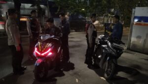 JAGA JAKARTA, JAGA LINGKUNGAN: KRYD POLSEK METRO PENJARINGAN AMANKAN TIGA MOTOR TANPA SURAT DAN UNGKAP KASUS NARKOBA