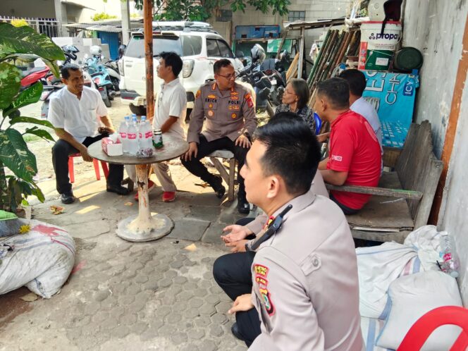 
					On The Spot Jaga Jakarta, Kapolres Metro Jakarta Utara Ajak Warga Kelapa Gading Barat Perkuat Sinergi Keamanan Lingkungan