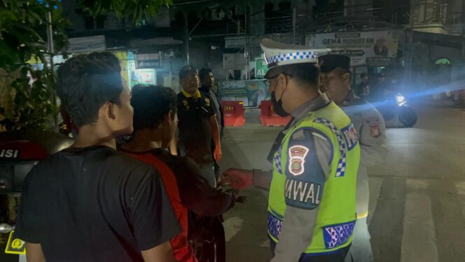 
					Jaga Jakarta dan Jaga Lingkungan, Polsek Koja Gelar Patroli Skala Besar Bersama Tiga Pilar*
