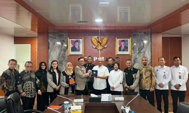 
					Sekretaris Kompolnas Hadiri Langsung Audiensi dengan FKPMC-RI