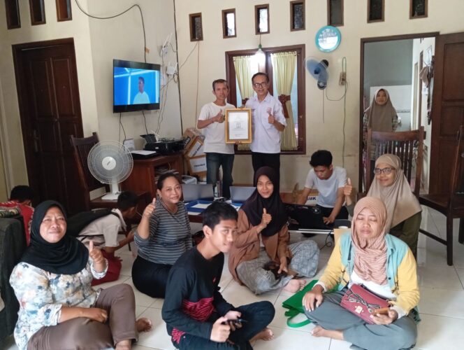 
					Dani Hendro Pradiatmoko Terima Penghargaan dari Ketua Umum GPIB atas Dedikasi Membantu Orang Tua dalam SPMB 2026