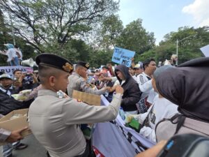 Polda Metro Jaya Pastikan Aksi Unjuk Rasa di Silang Selatan Monas Berjalan Terkendali