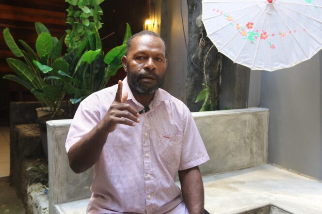 
					Bukan Cuma Angkat Senjata, Peran Ganda Satgas Damai Cartenz 2026 Dipuji Tokoh Papua