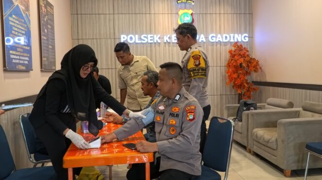 
					Polsek Kelapa Gading Gelar Pengobatan Gratis Sambut HUT Bhayangkara ke-80, Puluhan Warga dan Ojol Antusias Ikut Pemeriksaan Kesehatan