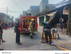 Kebakaran Melanda Permukiman Padat di Penjaringan, 5 Rumah dan 20 Pintu Kontrakan Terdampak