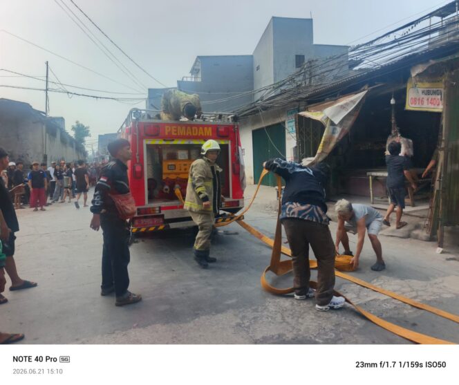 
					Kebakaran Melanda Permukiman Padat di Penjaringan, 5 Rumah dan 20 Pintu Kontrakan Terdampak