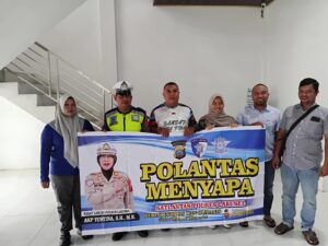 Polantas Menyapa Pengemudi Angkutan di Kotapinang, Satlantas Polres Labusel Ajak Wujudkan Keselamatan Bersama di Jalan Raya