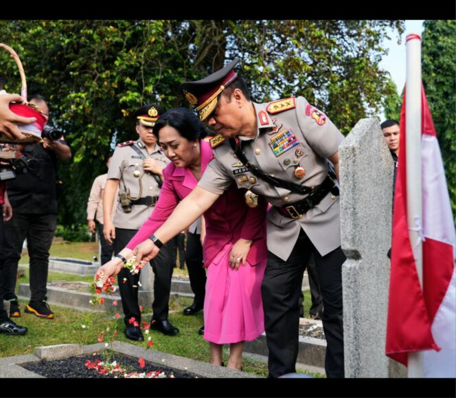 
					Menghormati Jasa, Melanjutkan Pengabdian: Wakapolri Pimpin Ziarah Nasional Menjelang Hari Bhayangkara ke-80