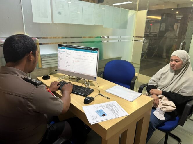 
					Pengurusan Laporan Kehilangan STNK Berjalan Lancar, Pelapor Apresiasi SPKT PMJ