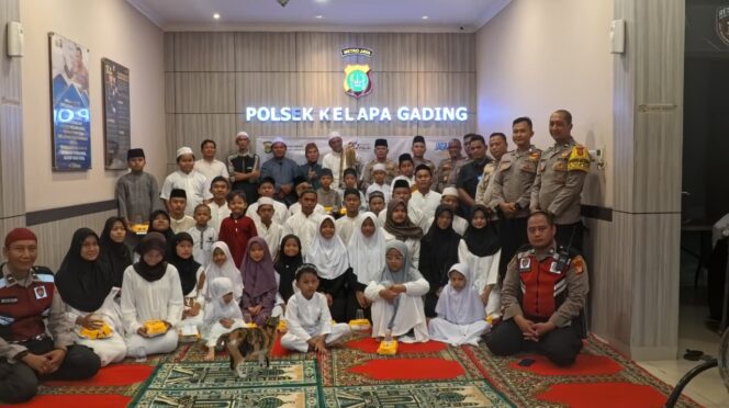 
					Polsek Kelapa Gading Berbagi Kebahagiaan Melalui Pengajian dan Santunan Anak Yatim