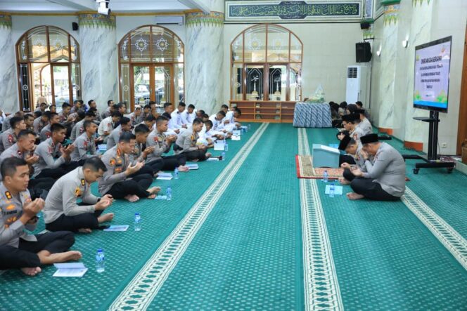 
					POLRI GELAR DZIKIR DAN DOA BERSAMA SAMBUT HARI BHAYANGKARA KE-80