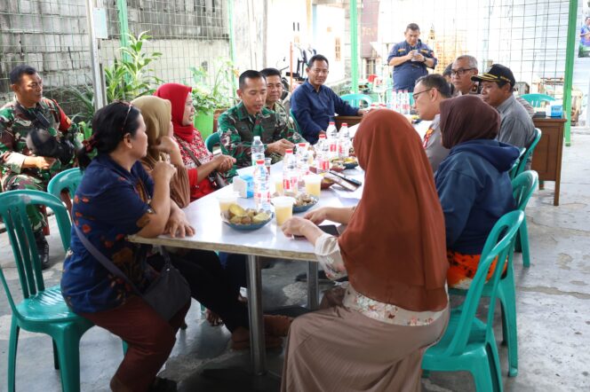 
					Forkopimko Jakarta Utara Gelar Patroli On The Spot di Koja, Perkuat Sinergi Jaga Kamtibmas