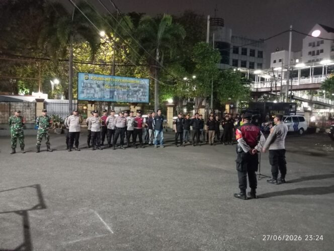 
					Jaga Jakarta, Jaga Lingkungan: KRYD Polsek Metro Penjaringan Sasar Titik Rawan Tawuran dan Kejahatan Jalanan