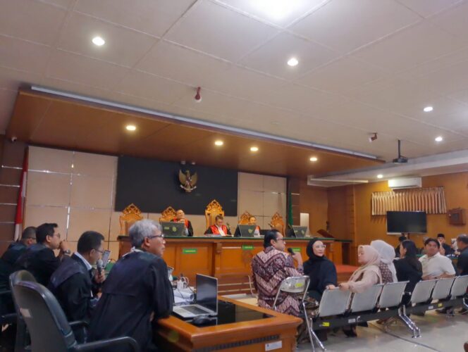
					Kartika Sari Ungkap Penghasilan Abah Kunang Rp3-4 Miliar per Bulan, Perhiasan Sitaan KPK Diklaim Hasil Usaha