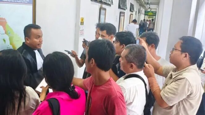 
					PH Bambang Ghiri Arianto minta kliennya dibebaskan, sebut tanda tangan dipalsukan