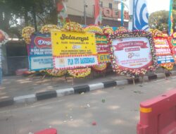 Polres Metro Jakarta Utara Dipenuhi Karangan Bunga HUT Bhayangkara ke-80, Simbol Kepercayaan Masyarakat