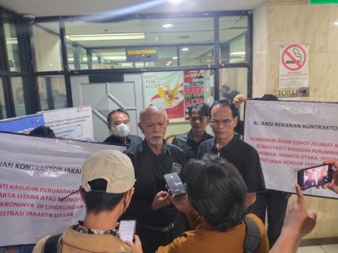 
					Geruduk Kantor Sudin PRKP Jakarta Utara, Aliansi Kontraktor Desak Suharyanti Dicopot