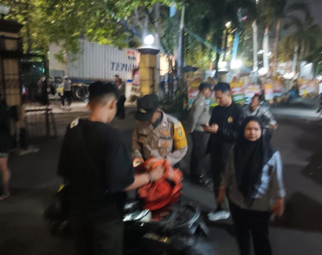
					Polsek Metro Penjaringan Gelar KRYD Tengah Malam, Delapan Motor Tanpa Kelengkapan Diamankan