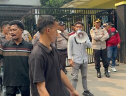 Polisi Gagalkan Pembakaran Ban Saat Aksi Mahasiswa di Kantor ATR/BPN Jakarta Utara