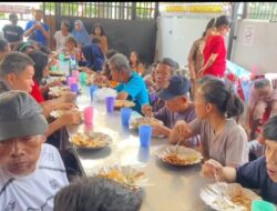 Jumat Berkah Polsek Metro Penjaringan, Bagikan Makanan Gratis untuk Warga hingga Pengemudi Angkutan Umum