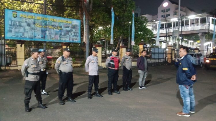 Polsek Metro Penjaringan Gelar Patroli KRYD Tengah Malam, Cegah Tawuran hingga Kejahatan Jalanan