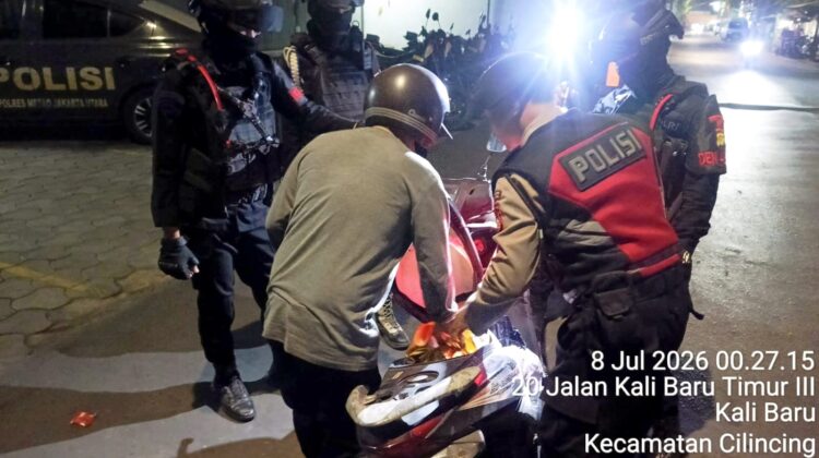 Patroli KRYD Polsek Cilincing Sisir Titik Rawan Tawuran dan Kejahatan Jalanan, Situasi Kamtibmas Tetap Kondusif