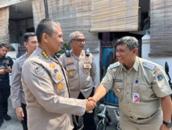 Polisi Bedah Rumah Warga di Koja Jakut, Sudin Haru Dapat Hunian Layak Jelang HUT RI