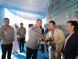 Wujud Negara Hadir, Kapolda Sumsel Pimpin Penyerahan Barang Bukti Kejahatan ke Korban
