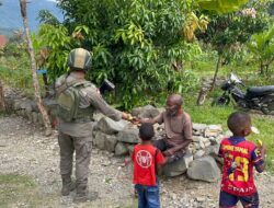 Patroli Humanis Satgas Damai Cartenz di Muara Puncak Jaya, Hadir Menyapa dan Berbagi Bersama Masyarakat