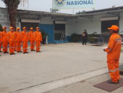 Bukan Cuma Bersih-Bersih, PPSU Jakarta Timur Unjuk Kemampuan Baris-Berbaris
