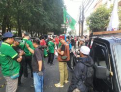 Polisi Kawal Aksi Buruh di Hotel Grand Asia Penjaringan, Mediasi Berlangsung hingga Sore Hari