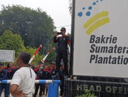 AKSI 18 KELOMPOK TANI DI ASAHAN BERUJUNG RICUH, MASSA MENGAKU LUKA DAN DUA KACA MOBIL PECAH