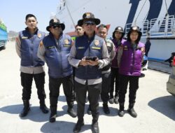 12 Truk Bantuan Polda Jateng Tiba di Labuan Bajo, Siap Disalurkan untuk Warga Terdampak Gempa NTT
