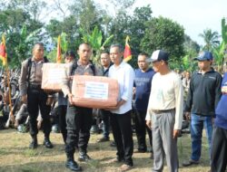 Tanamkan Nilai nilai kepedulian sosial, Siswa SPN Polda Metro Jaya melaksanakan  Bakti Sosial dilingkungan masyarakat  saat Tradisi pengambilan bendera