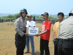 Melatih kepedulian Sosial saat Expedisi Darat Tupdasbhara Siswa Diktukba SPN PMJ Wujudkan Semangat Bhayangkara Peduli sosial
