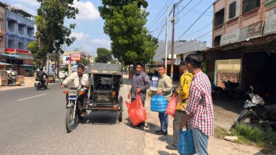 Lizera Coffee dan DPC PJS Labuhanbatu Kompak Berbagi Jumat Berkah kepada Pengguna Jalan